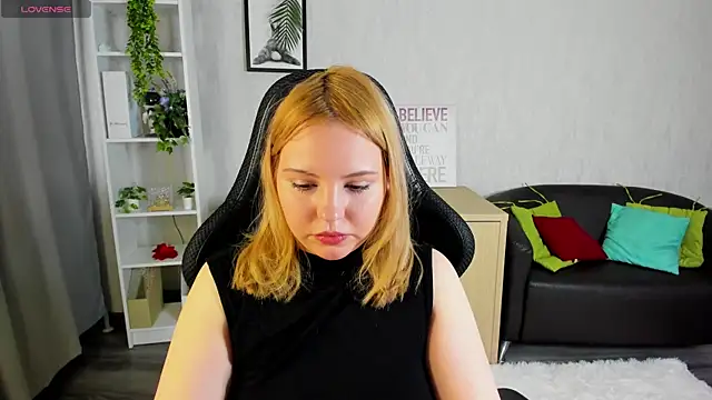 Stacy Luv online show from 02.05.26