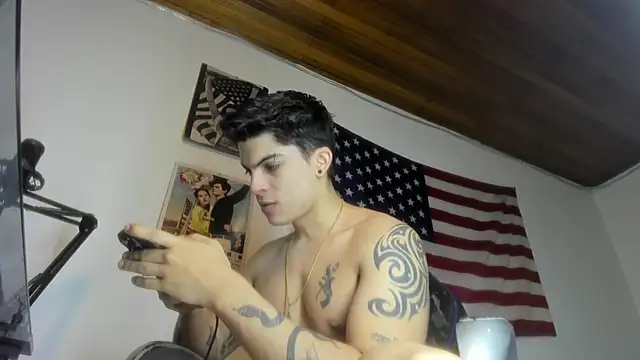 Snapshot of charlie_hotxxx chatting on 02.02.26 charlie hotxxx online show from 02.02.26