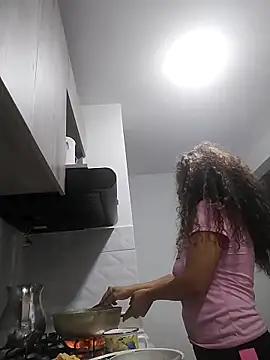 Snapshot of Alma_Sexyy chatting on 03.08.25 Alma Sexyy online show from 03.08.25