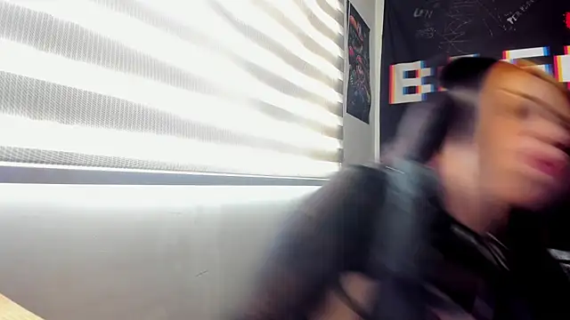 Snapshot of jannaink_ chatting on 02.21.25 jannaink online show from 02.21.25