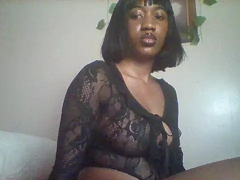 Queeen model online show from 04.19.26