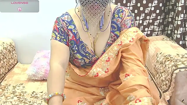 Snapshot of sheetaldave chatting on 02.01.25 sheetaldave online show from 02.01.25