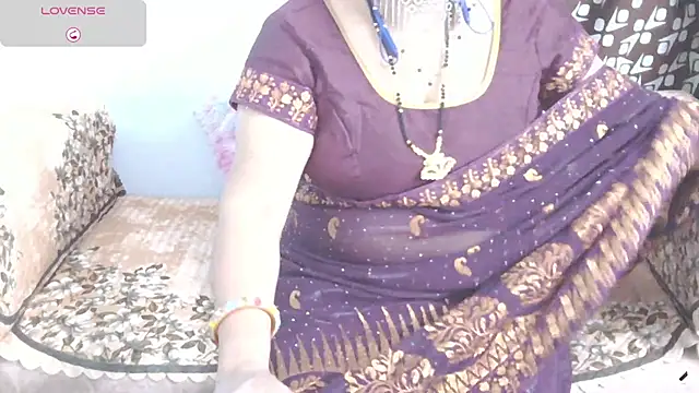Snapshot of sheetaldave chatting on 03.04.25 sheetaldave online show from 03.04.25