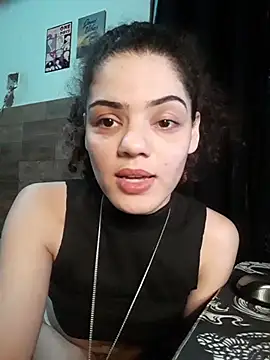 Snapshot of izumikarol chatting on 10.22.25 izumikarol online show from 10.22.25