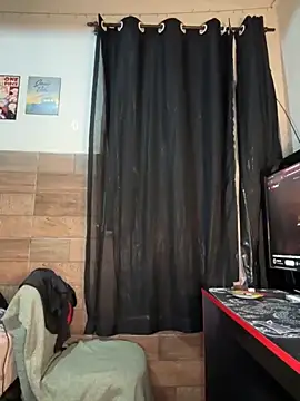 Snapshot of izumikarol chatting on 11.26.25 izumikarol online show from 11.26.25