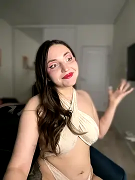 HoneySweetBee online show from 11.16.25