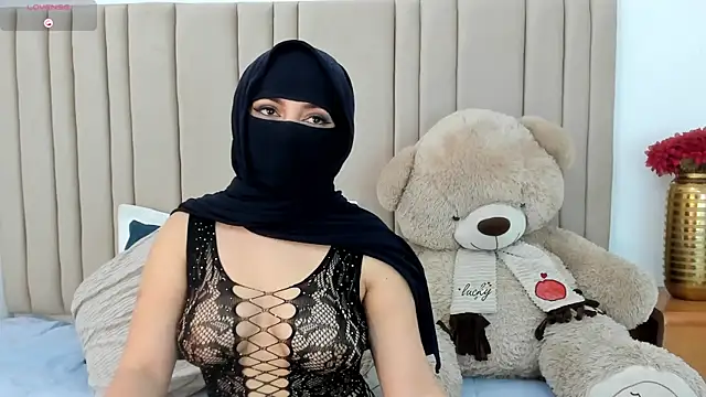 Snapshot of izadii chatting on 05.04.26 izadii online show from 05.04.26