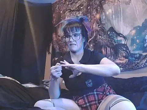 Snapshot of HighCityHoney chatting on 02.16.25 HighCityHoney online show from 02.16.25