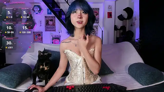 Snapshot of MonxxsLove chatting on 10.02.25 MonxxsLove online show from 10.02.25