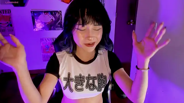 Snapshot of MonxxsLove chatting on 06.20.26 MonxxsLove online show from 06.20.26