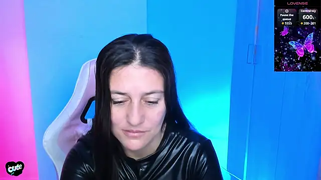 Saskyaa online show from 11.16.25