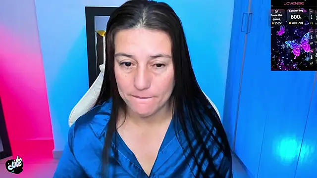 Saskyaa online show from 12.14.25