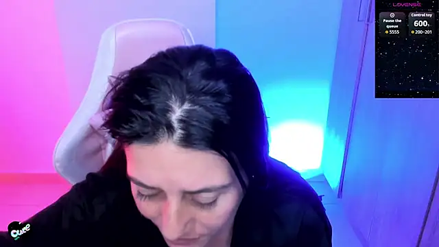 Snapshot of Saskyaa chatting on 06.18.26 Saskyaa online show from 06.18.26
