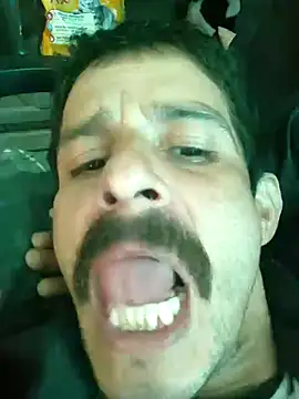 Snapshot of LongDickZee562 chatting on 12.10.24 LongDickZee562 online show from 12.10.24