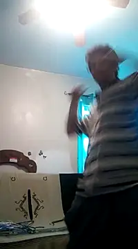 Snapshot of LongDickZee562 chatting on 02.07.25 LongDickZee562 online show from 02.07.25