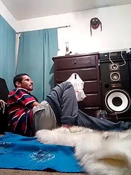 Snapshot of LongDickZee562 chatting on 02.28.25 LongDickZee562 online show from 02.28.25