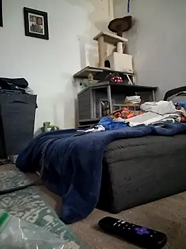 Snapshot of LongDickZee562 chatting on 10.18.25 LongDickZee562 online show from 10.18.25