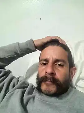 Snapshot of LongDickZee562 chatting on 11.18.25 LongDickZee562 online show from 11.18.25