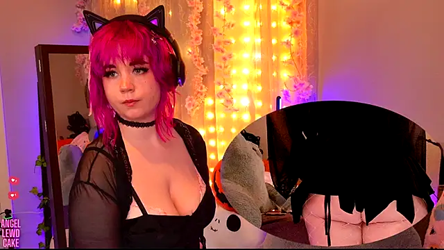 Snapshot of Angel-Lewd-Cake chatting on 09.21.25 Angel-Lewd-Cake online show from 09.21.25