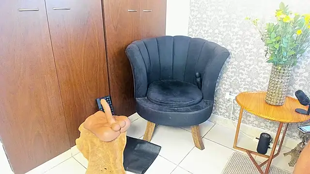 mabelsaravia online show from 04.19.26