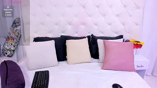 Snapshot of thaliia_gomez chatting on 10.01.25 thaliia gomez online show from 10.01.25