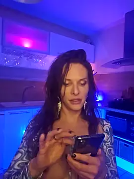 Snapshot of Luna_Kitanna chatting on 12.08.24 Luna Kitanna online show from 12.08.24