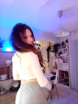 Snapshot of Luna_Kitanna chatting on 01.19.25 Luna Kitanna online show from 01.19.25