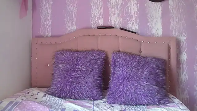 Lilly macflyy online show from 04.26.26