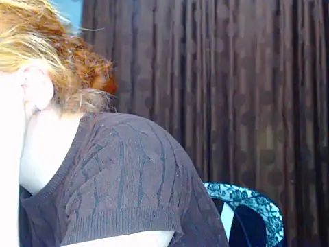 Snapshot of Redhead_incandy chatting on 06.12.26 Redhead incandy online show from 06.12.26