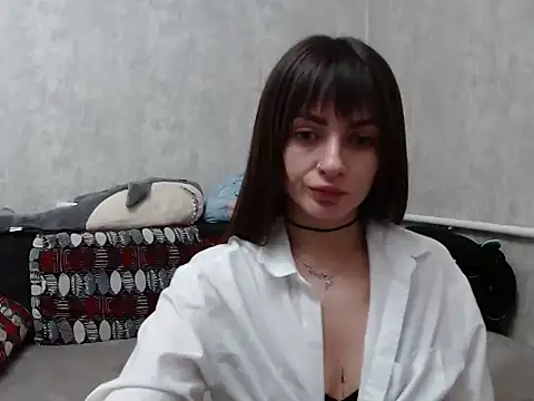 Snapshot of LikaLuis chatting on 02.22.25 LikaLuis online show from 02.22.25