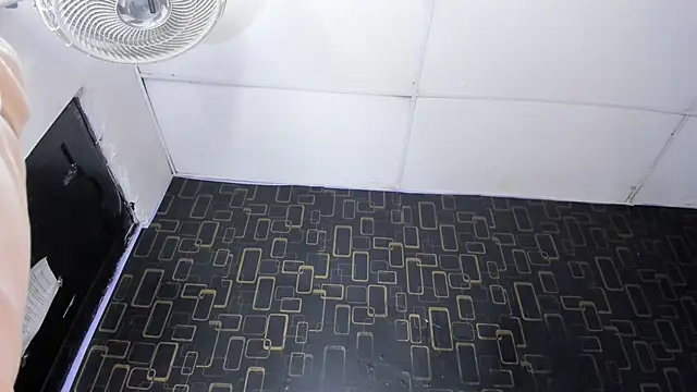 Alika01 online show from 02.28.25