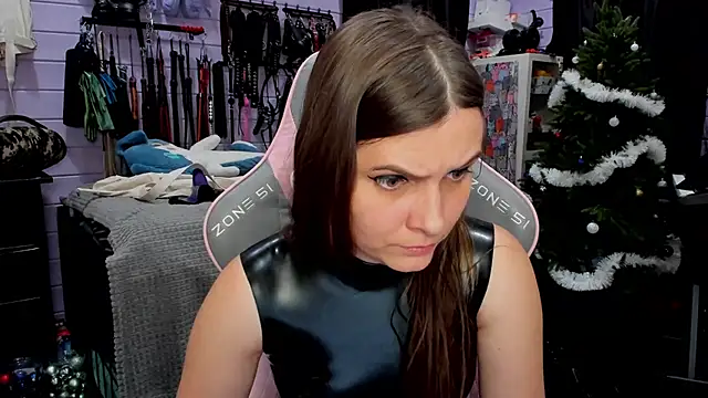 Snapshot of Stroynyash chatting on 12.21.24 Stroynyash online show from 12.21.24