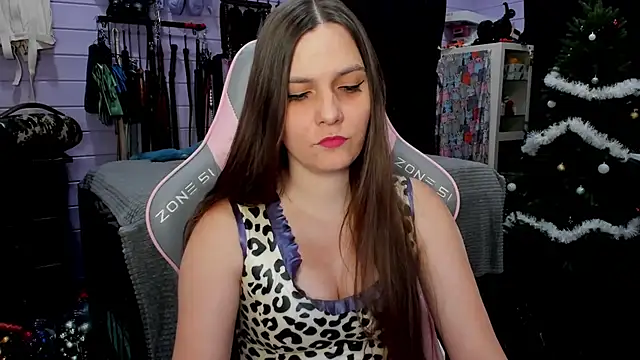 Snapshot of Stroynyash chatting on 12.25.24 Stroynyash online show from 12.25.24