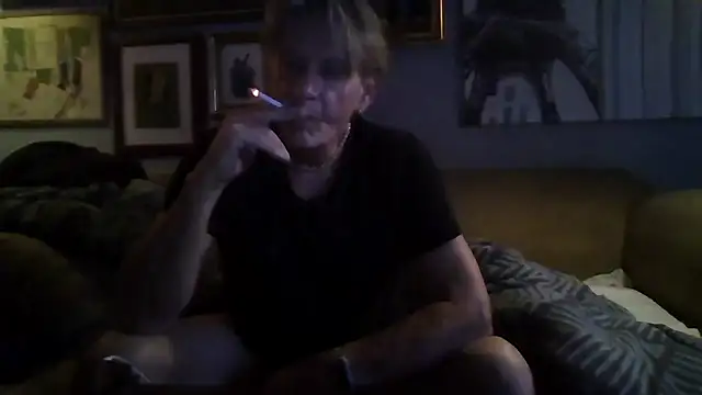 Snapshot of dannedonger2 chatting on 09.30.25 dannedonger2 online show from 09.30.25