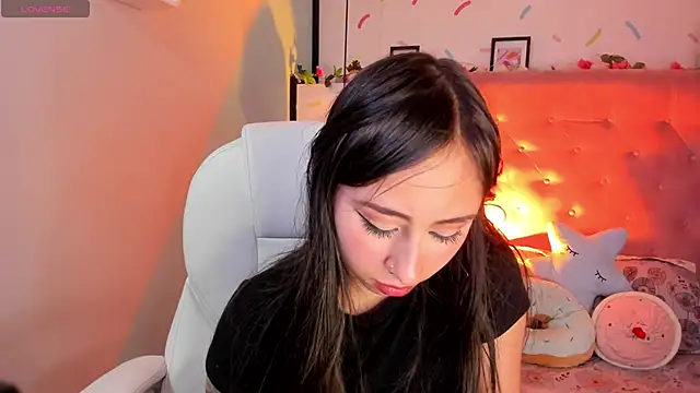 Snapshot of _cloe_martinez chatting on 02.01.25 cloe martinez online show from 02.01.25