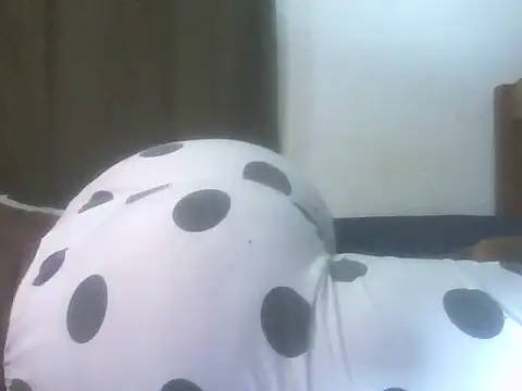 Snapshot of Horny_wifey254 chatting on 01.14.25 Horny wifey254 online show from 01.14.25