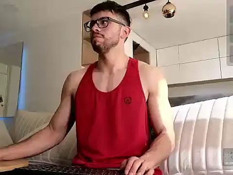 Snapshot of Phantom_Bigger1 chatting on 12.15.25 Phantom Bigger1 online show from 12.15.25