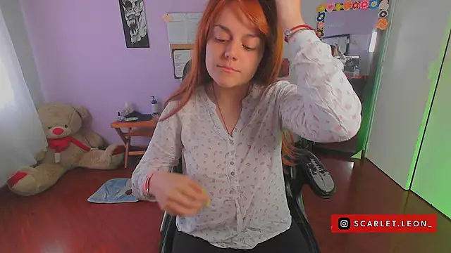 Scarletleon77 online show from 02.14.25