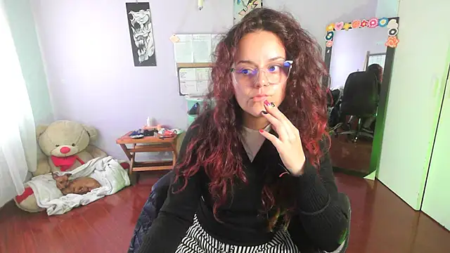 Scarletleon77 online show from 02.24.25