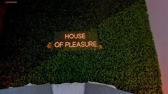 sarah-bonneth online show from 03.17.26