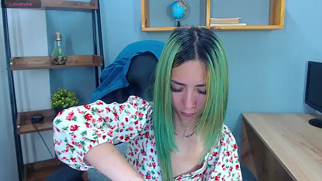 Erika Stevens online show from 11.05.25