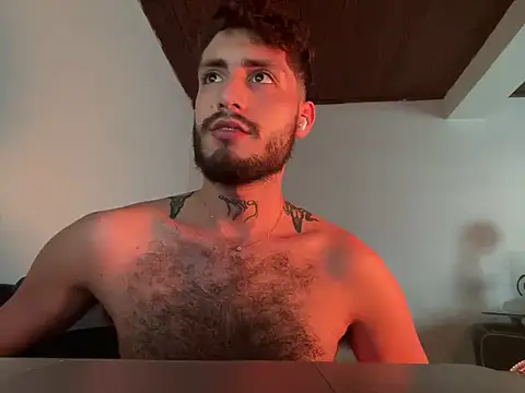 Snapshot of axel_giracr chatting on 12.05.24 axel giracr online show from 12.05.24