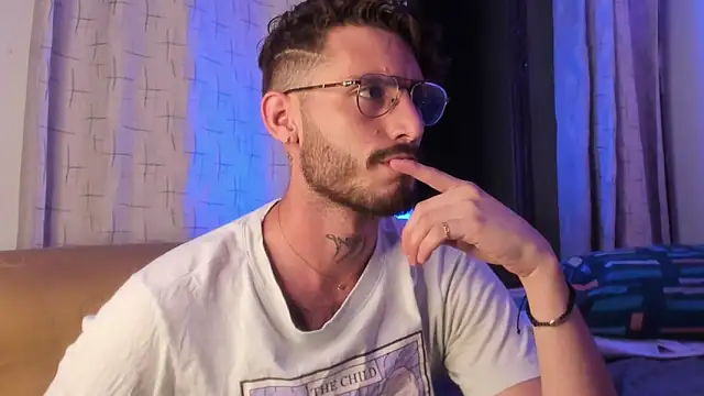 Snapshot of axel_giracr chatting on 01.25.25 axel giracr online show from 01.25.25