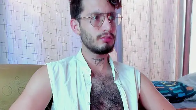 Snapshot of axel_giracr chatting on 03.19.25 axel giracr online show from 03.19.25