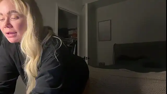 ElenaErickson online show from 11.12.25