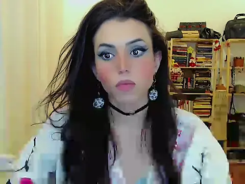 Snapshot of Sophie_Fantasys chatting on 11.23.25 Sophie Fantasys online show from 11.23.25