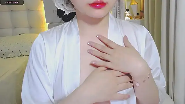 Snapshot of NGOCHA_06 chatting on 05.05.26 NGOCHA 06 online show from 05.05.26