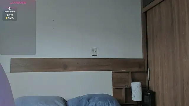 Snapshot of _fullmoon chatting on 02.25.25  fullmoon online show from 02.25.25