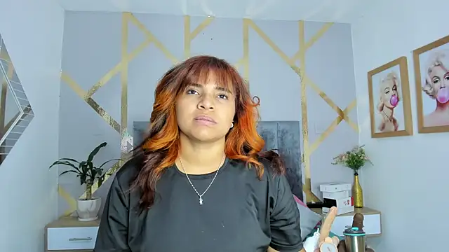 Snapshot of angelina_castroo chatting on 01.18.25 angelina castroo online show from 01.18.25