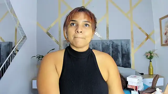 Snapshot of angelina_castroo chatting on 02.21.25 angelina castroo online show from 02.21.25